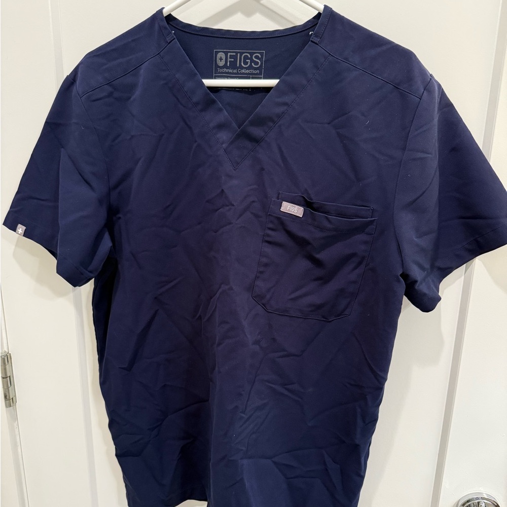 Men’s FIGS Scrub top